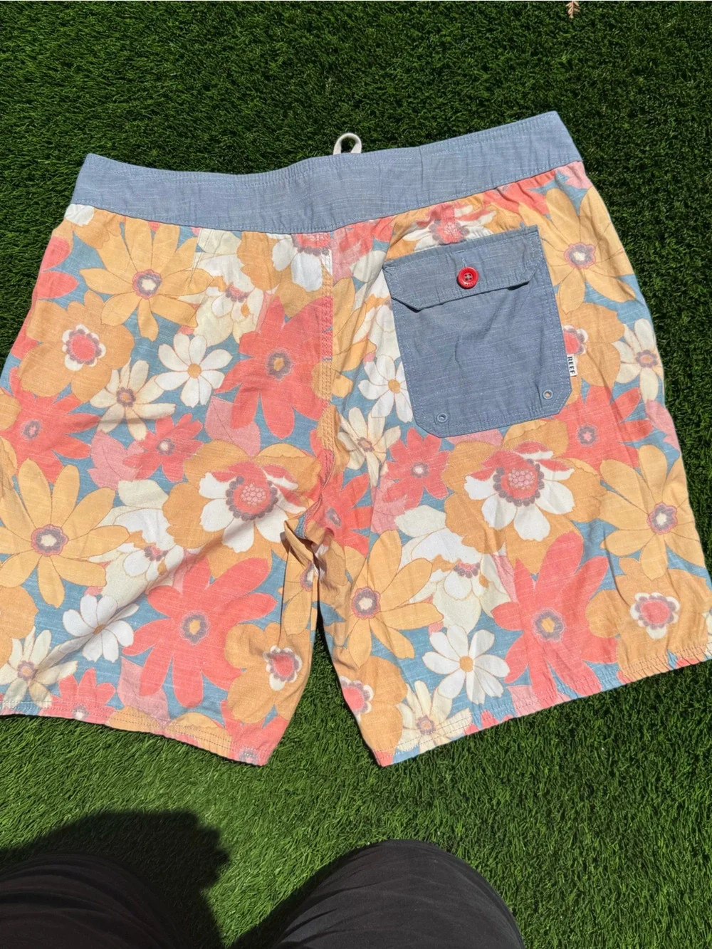 Reef  Floral Boardshorts men’s tropical swim trunks